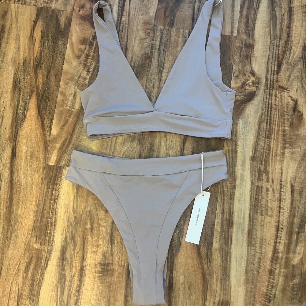 UNWORN Beach Riot highwaisted purple bikini